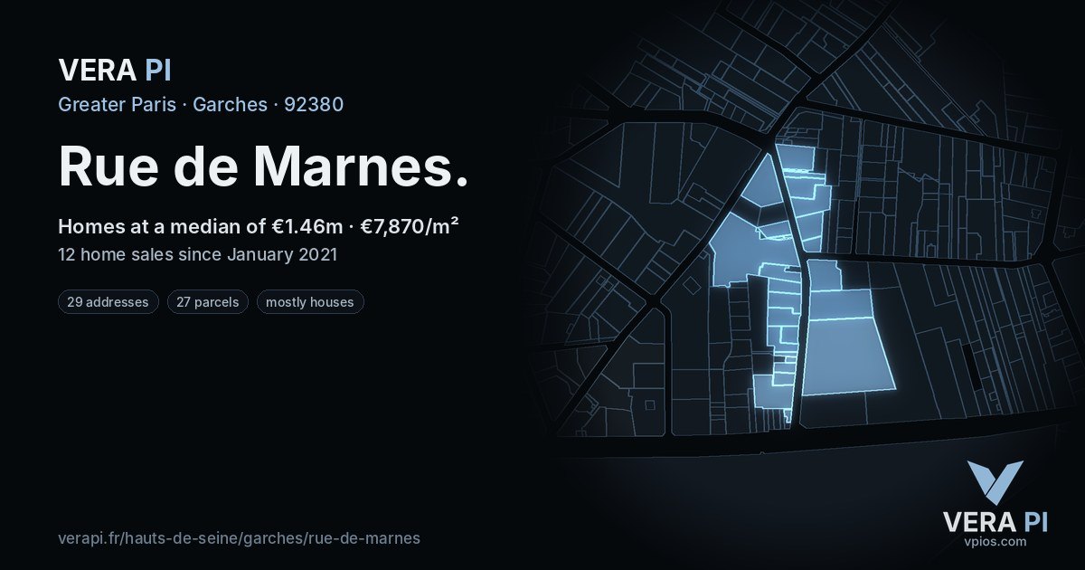 Rue de Marnes, Garches at night – every parcel coloured by the prices around it, the street's own parcels lit