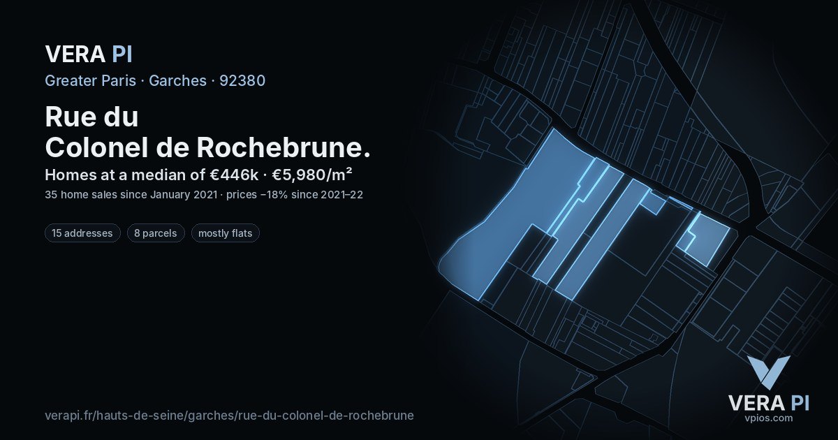 Rue du Colonel de Rochebrune, Garches at night – every parcel coloured by the prices around it, the street's own parcels lit
