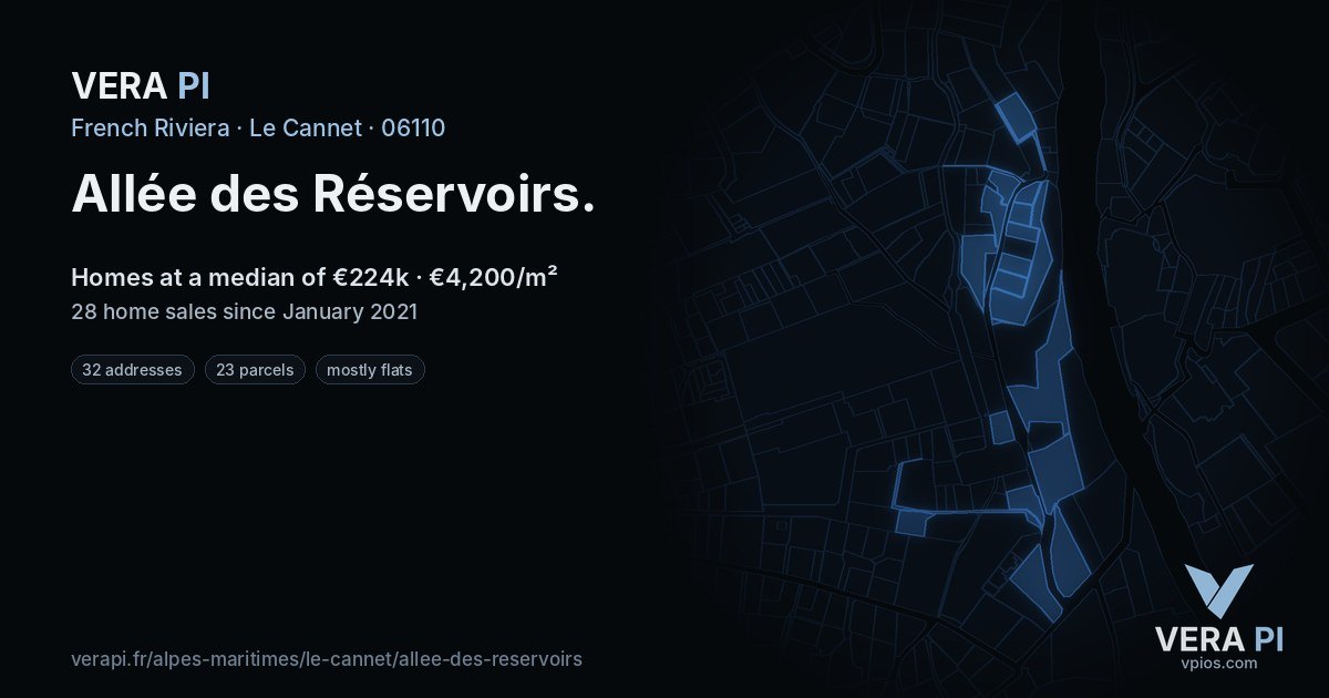 Allée des Réservoirs, Le Cannet at night – every parcel coloured by the prices around it, the street's own parcels lit