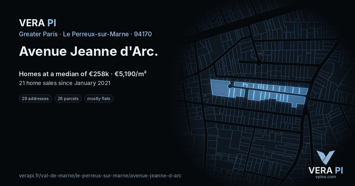 Avenue Jeanne d'Arc, Le Perreux-sur-Marne at night – every parcel coloured by the prices around it, the street's own parcels lit