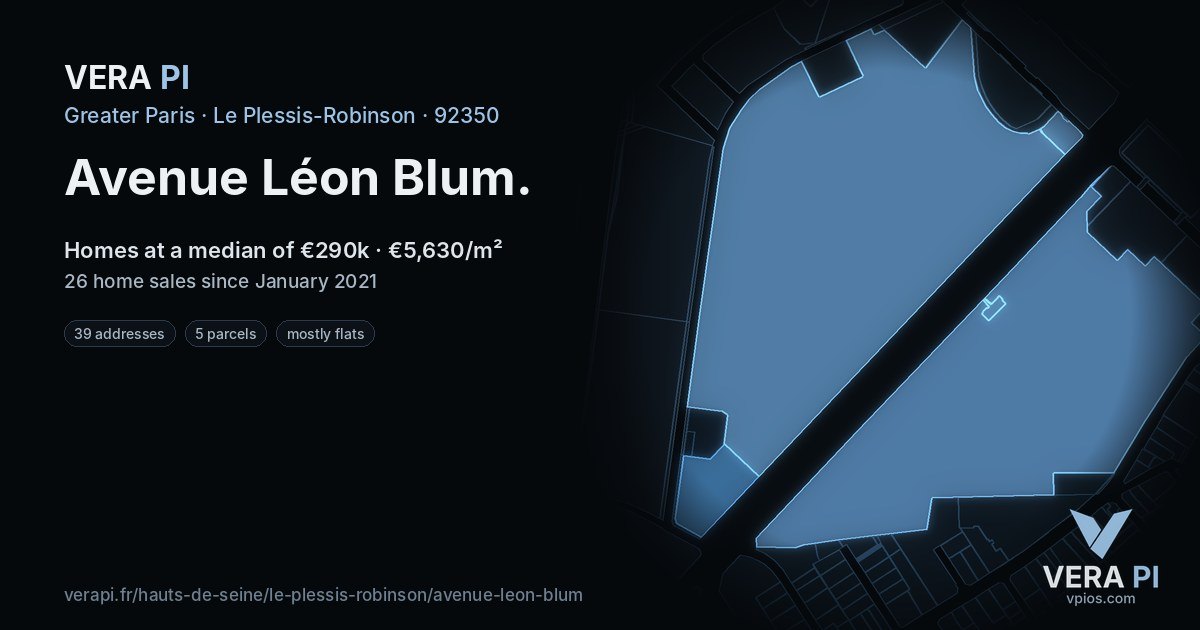 Avenue Léon Blum, Le Plessis-Robinson at night – every parcel coloured by the prices around it, the street's own parcels lit
