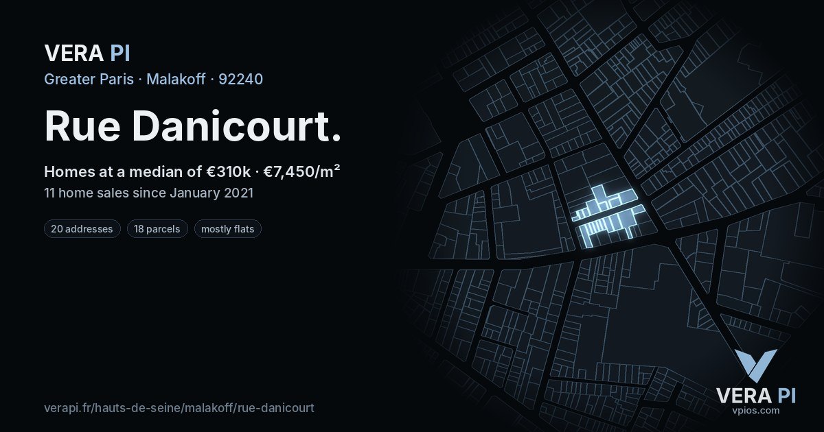 Rue Danicourt, Malakoff at night – every parcel coloured by the prices around it, the street's own parcels lit
