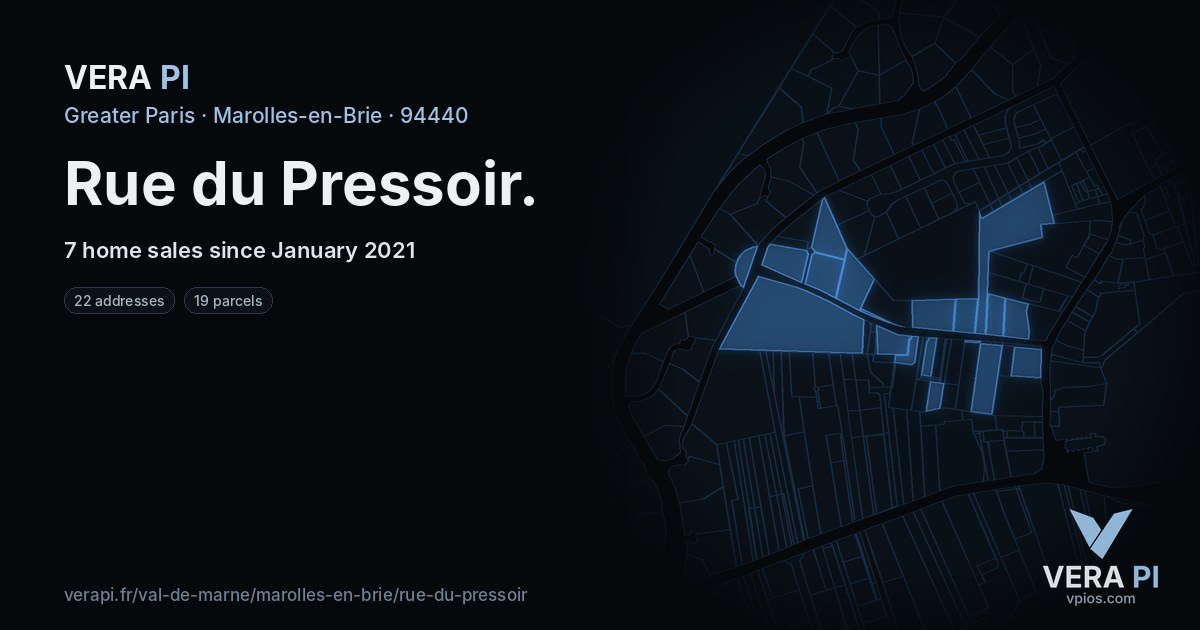 Rue du Pressoir, Marolles-en-Brie at night – every parcel coloured by the prices around it, the street's own parcels lit