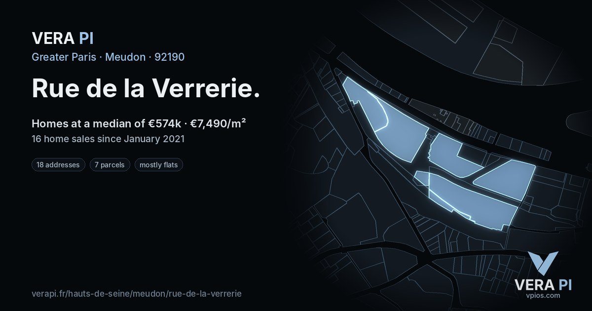 Rue de la Verrerie, Meudon at night – every parcel coloured by the prices around it, the street's own parcels lit