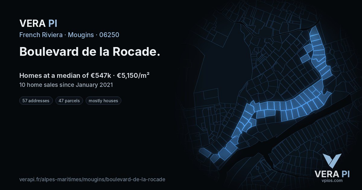 Boulevard de la Rocade, Mougins at night – every parcel coloured by the prices around it, the street's own parcels lit