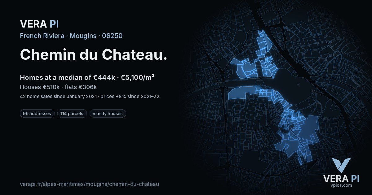 Chemin du Chateau, Mougins at night – every parcel coloured by the prices around it, the street's own parcels lit