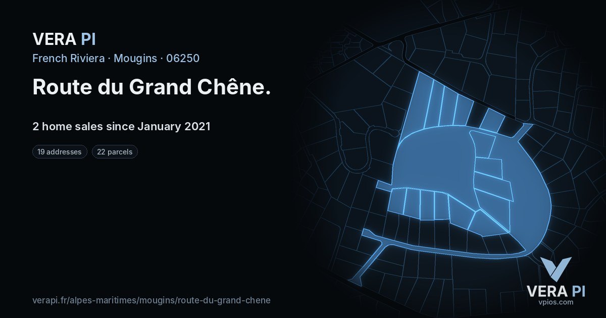 Route du Grand Chêne, Mougins at night – every parcel coloured by the prices around it, the street's own parcels lit