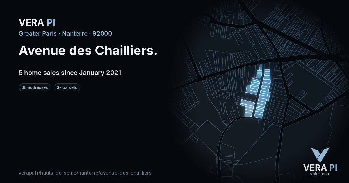 Avenue des Chailliers, Nanterre at night – every parcel coloured by the prices around it, the street's own parcels lit