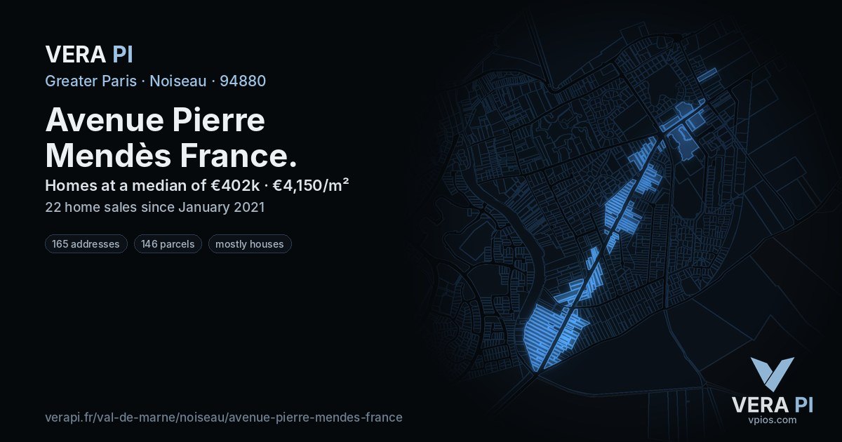 Avenue Pierre Mendès France, Noiseau at night – every parcel coloured by the prices around it, the street's own parcels lit