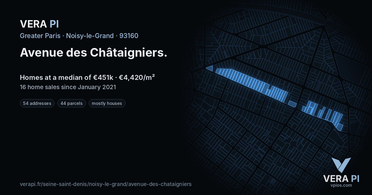 Avenue des Châtaigniers, Noisy-le-Grand at night – every parcel coloured by the prices around it, the street's own parcels lit