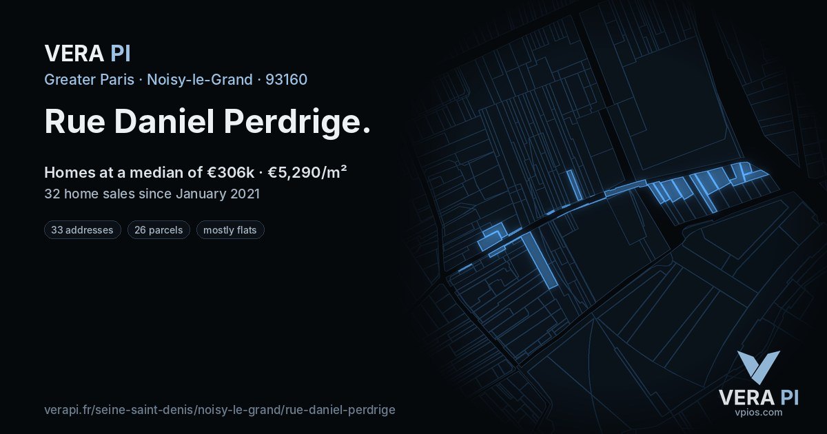 Rue Daniel Perdrige, Noisy-le-Grand at night – every parcel coloured by the prices around it, the street's own parcels lit