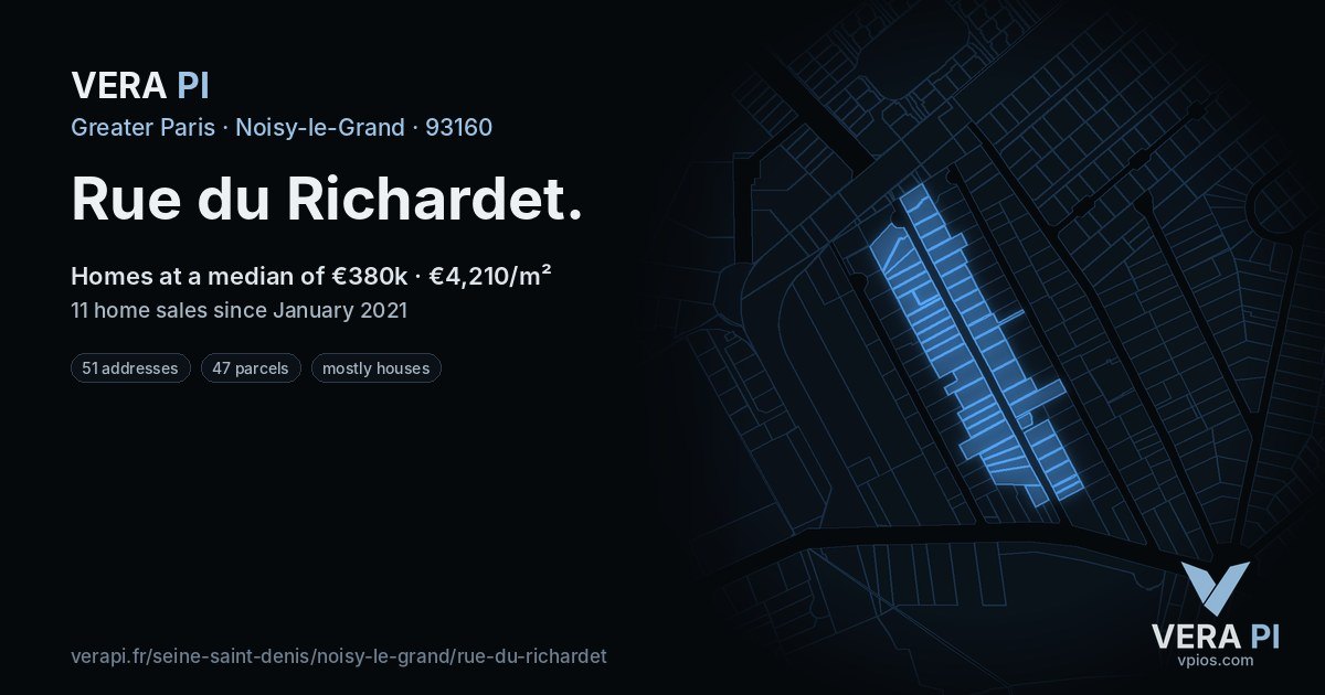 Rue du Richardet, Noisy-le-Grand at night – every parcel coloured by the prices around it, the street's own parcels lit
