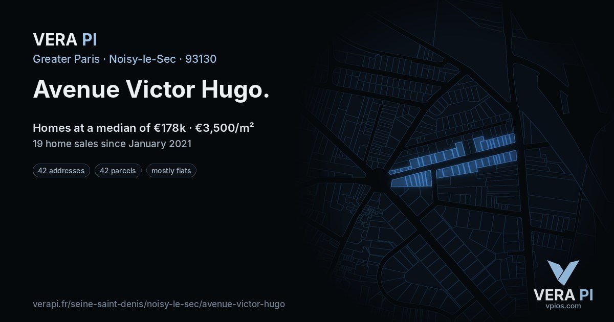 Avenue Victor Hugo, Noisy-le-Sec at night – every parcel coloured by the prices around it, the street's own parcels lit