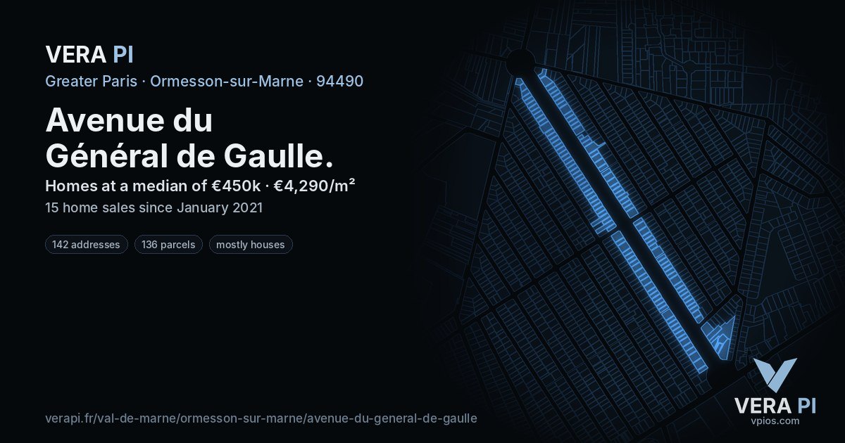 Avenue du Général de Gaulle, Ormesson-sur-Marne at night – every parcel coloured by the prices around it, the street's own parcels lit
