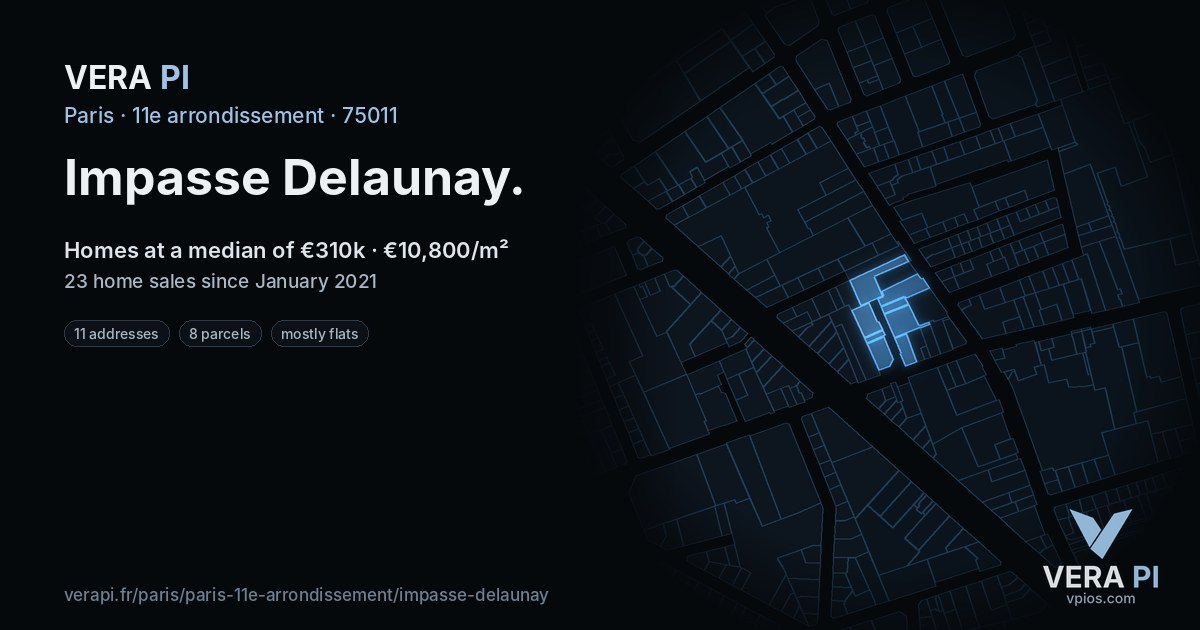 Impasse Delaunay, 11e arrondissement at night – every parcel coloured by the prices around it, the street's own parcels lit