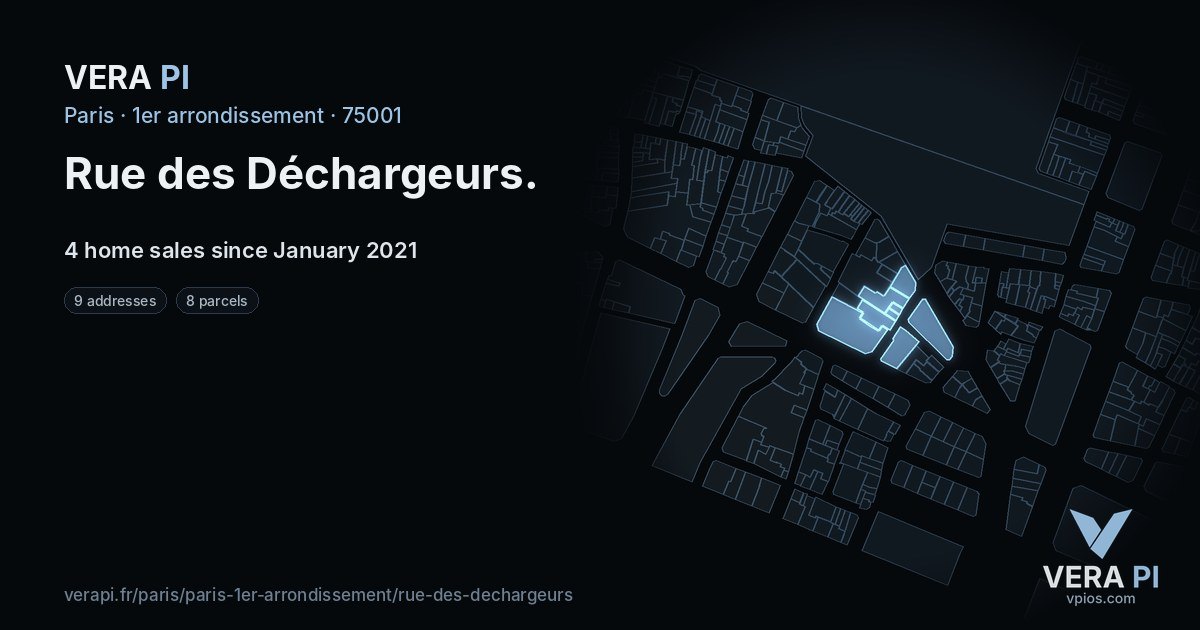 Rue des Déchargeurs, 1er arrondissement at night – every parcel coloured by the prices around it, the street's own parcels lit