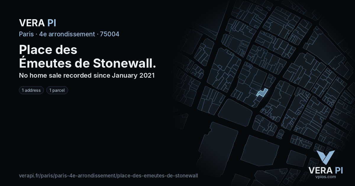 Place des Émeutes de Stonewall, 4e arrondissement at night – every parcel coloured by the prices around it, the street's own parcels lit