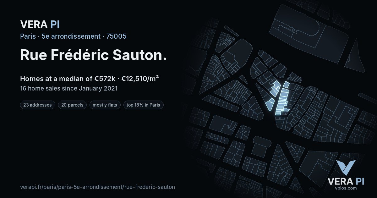 Rue Frédéric Sauton, 5e arrondissement at night – every parcel coloured by the prices around it, the street's own parcels lit