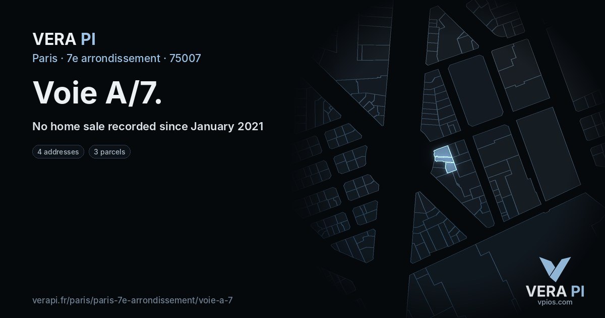 Voie A/7, 7e arrondissement at night – every parcel coloured by the prices around it, the street's own parcels lit