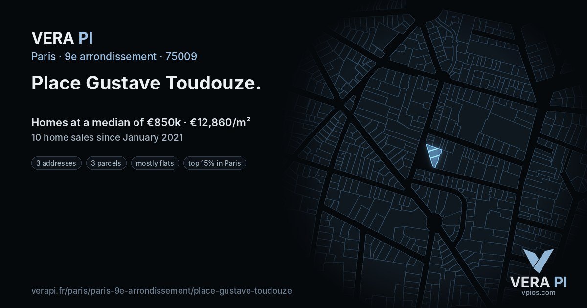 Place Gustave Toudouze, 9e arrondissement at night – every parcel coloured by the prices around it, the street's own parcels lit