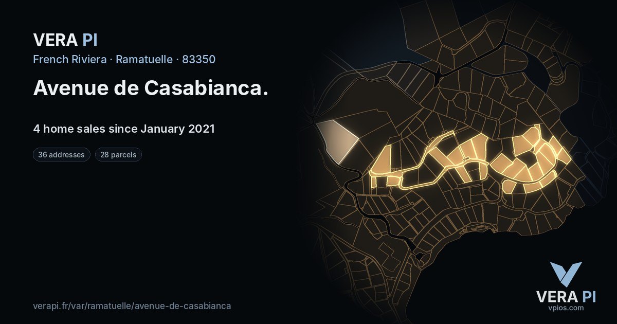 Avenue de Casabianca, Ramatuelle at night – every parcel coloured by the prices around it, the street's own parcels lit