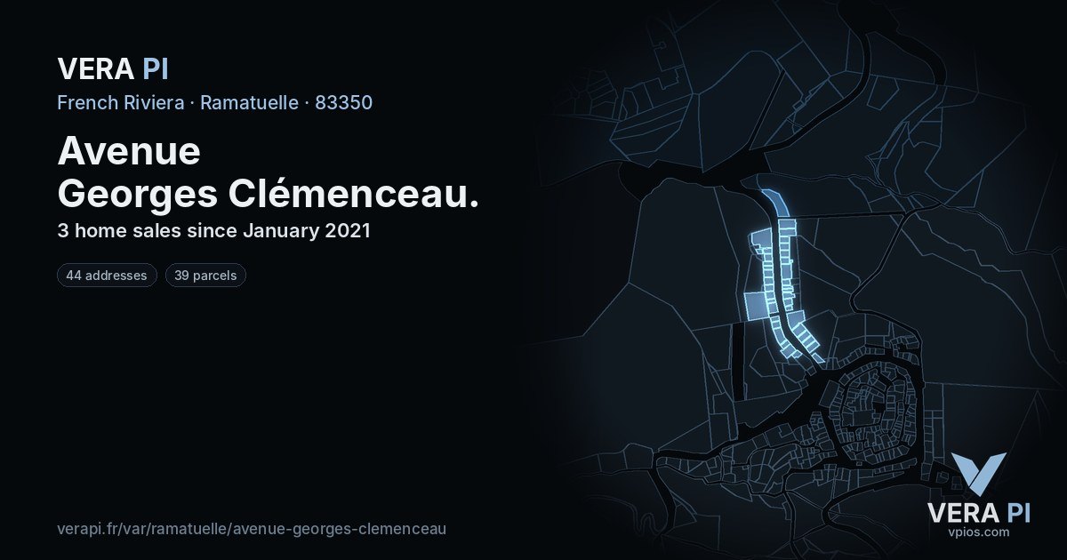 Avenue Georges Clémenceau, Ramatuelle at night – every parcel coloured by the prices around it, the street's own parcels lit