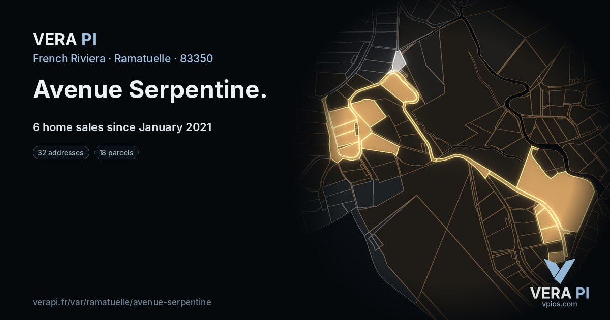 Avenue Serpentine, Ramatuelle at night – every parcel coloured by the prices around it, the street's own parcels lit