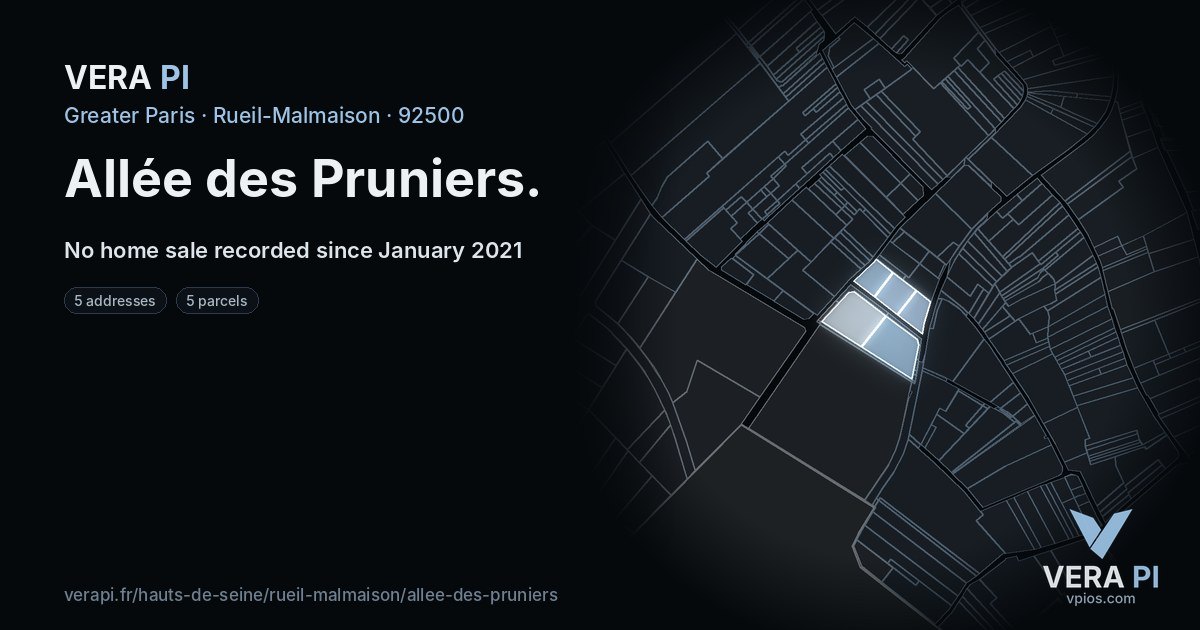 Allée des Pruniers, Rueil-Malmaison at night – every parcel coloured by the prices around it, the street's own parcels lit