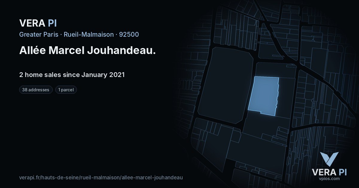 Allée Marcel Jouhandeau, Rueil-Malmaison at night – every parcel coloured by the prices around it, the street's own parcels lit