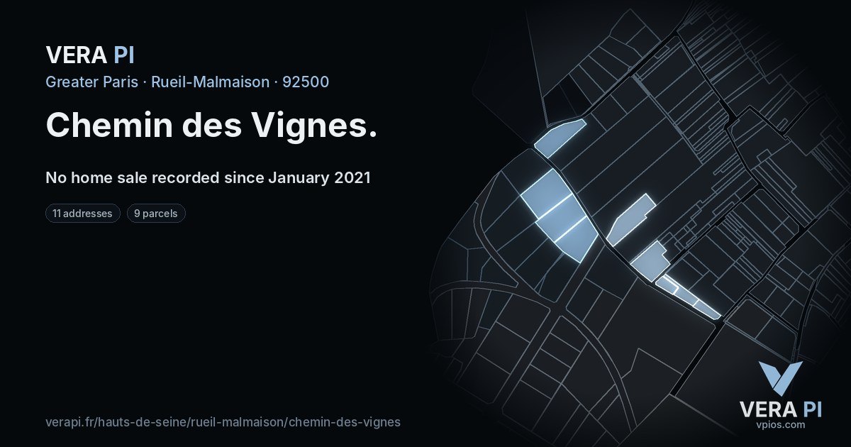 Chemin des Vignes, Rueil-Malmaison at night – every parcel coloured by the prices around it, the street's own parcels lit