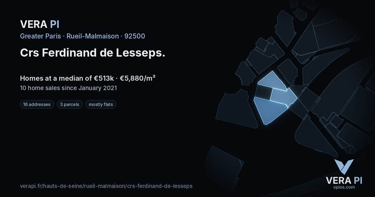 Crs Ferdinand de Lesseps, Rueil-Malmaison at night – every parcel coloured by the prices around it, the street's own parcels lit