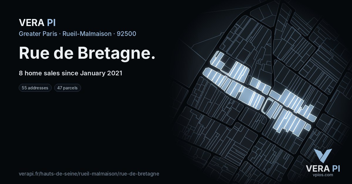 Rue de Bretagne, Rueil-Malmaison at night – every parcel coloured by the prices around it, the street's own parcels lit