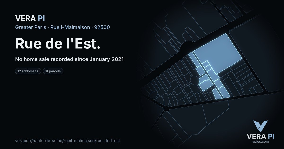 Rue de l'Est, Rueil-Malmaison at night – every parcel coloured by the prices around it, the street's own parcels lit