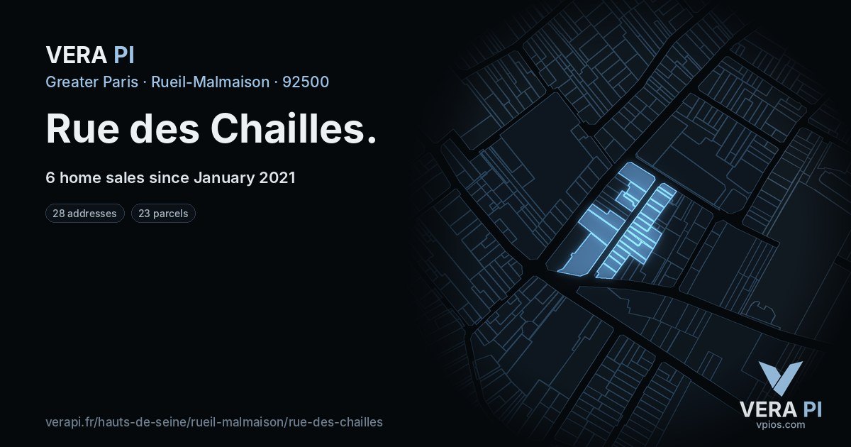 Rue des Chailles, Rueil-Malmaison at night – every parcel coloured by the prices around it, the street's own parcels lit