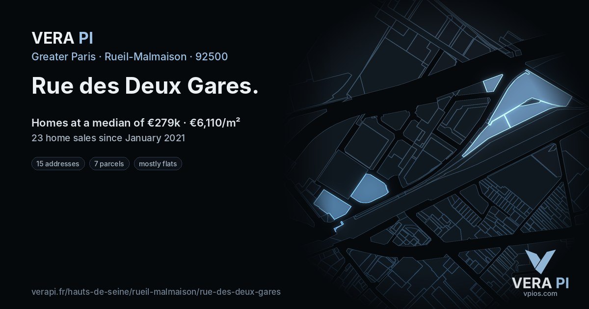 Rue des Deux Gares, Rueil-Malmaison at night – every parcel coloured by the prices around it, the street's own parcels lit