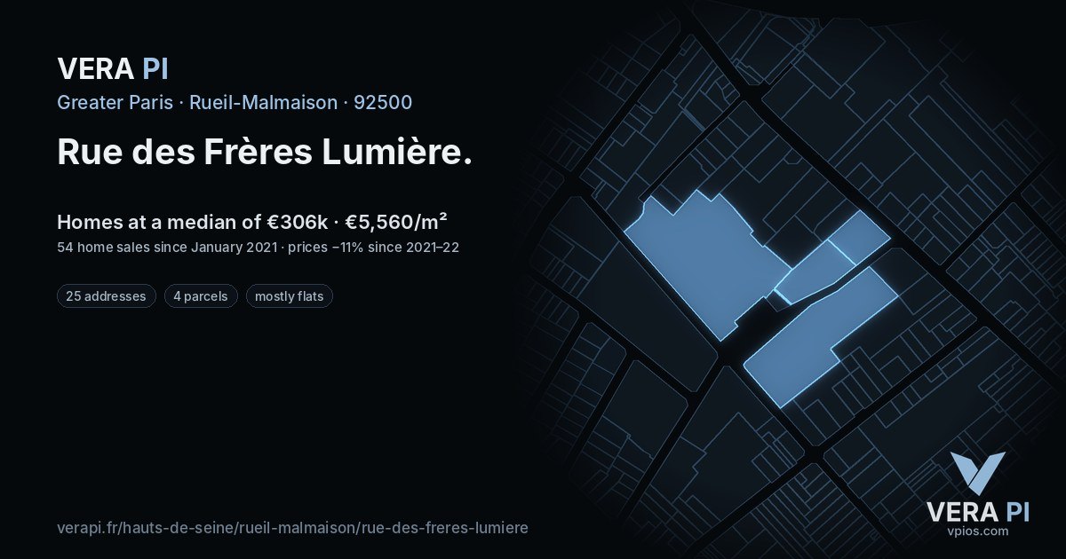 Rue des Frères Lumière, Rueil-Malmaison at night – every parcel coloured by the prices around it, the street's own parcels lit