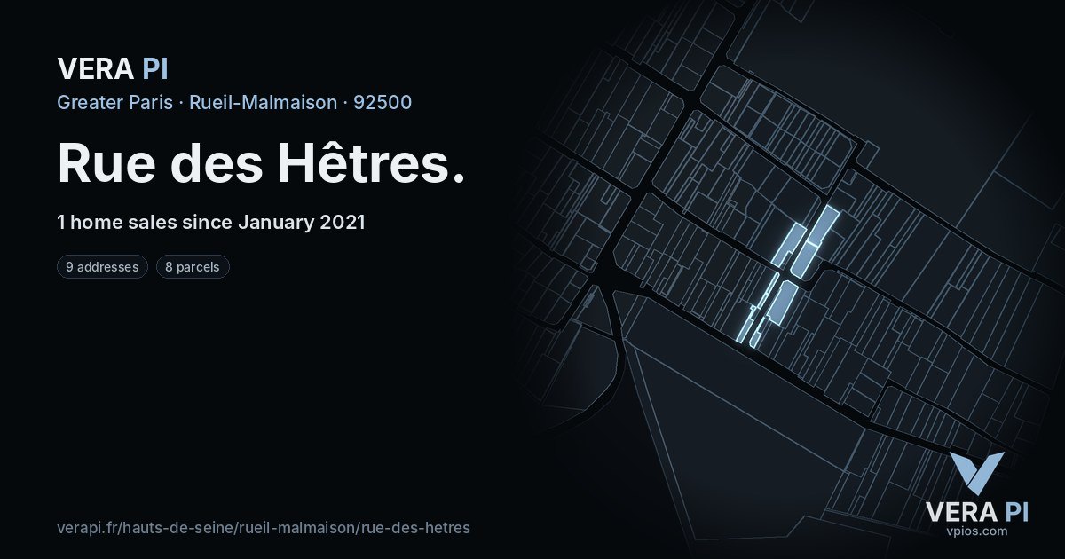 Rue des Hêtres, Rueil-Malmaison at night – every parcel coloured by the prices around it, the street's own parcels lit
