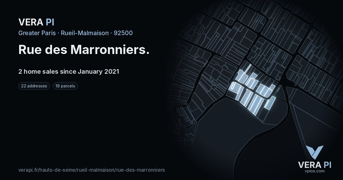 Rue des Marronniers, Rueil-Malmaison at night – every parcel coloured by the prices around it, the street's own parcels lit