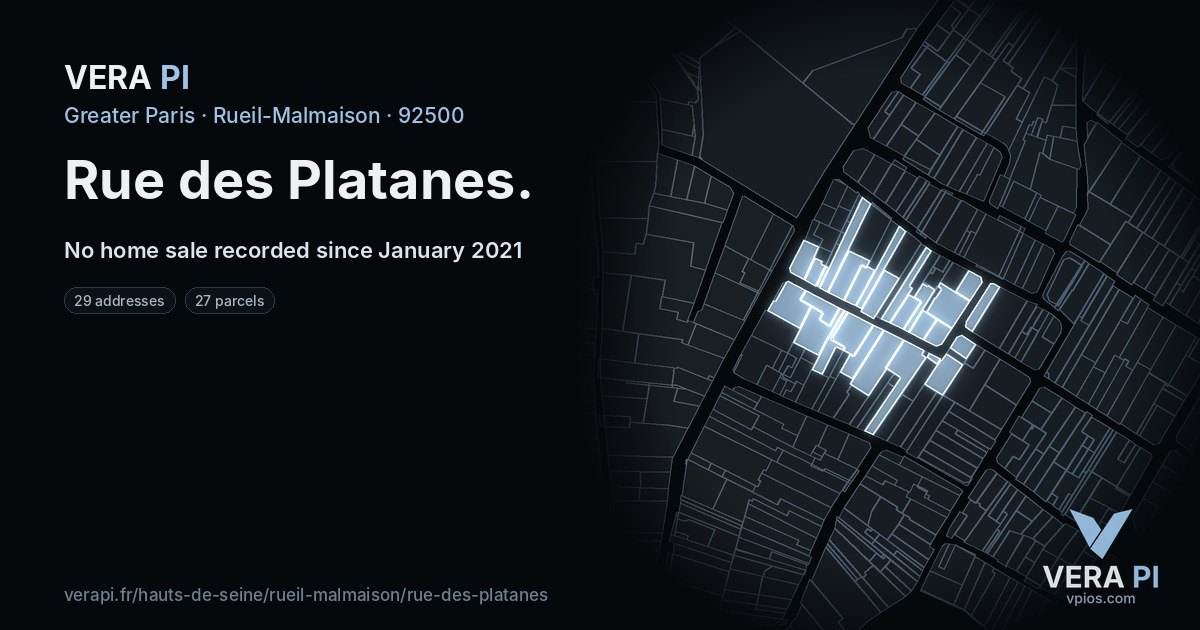 Rue des Platanes, Rueil-Malmaison at night – every parcel coloured by the prices around it, the street's own parcels lit