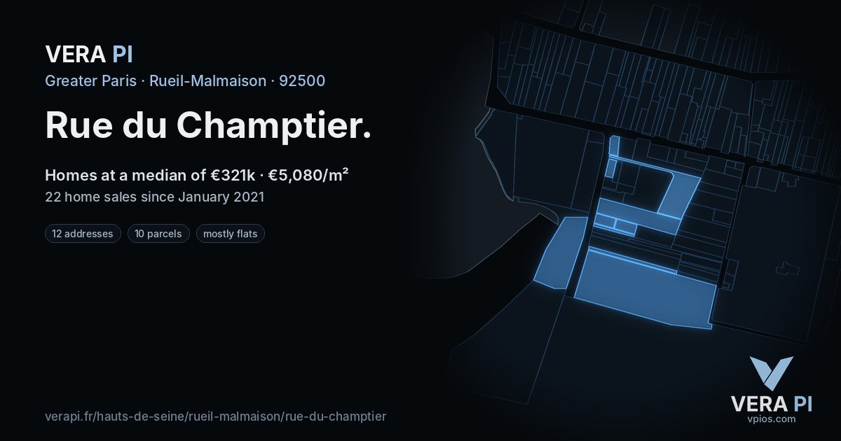 Rue du Champtier, Rueil-Malmaison at night – every parcel coloured by the prices around it, the street's own parcels lit