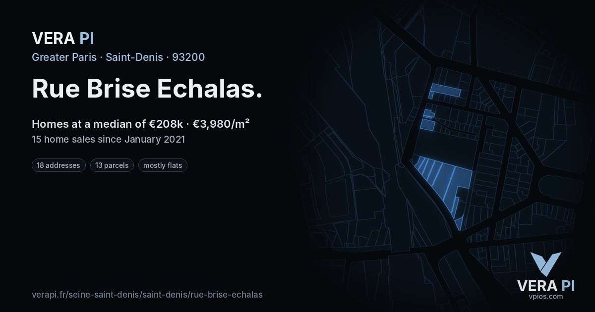 Rue Brise Echalas, Saint-Denis at night – every parcel coloured by the prices around it, the street's own parcels lit