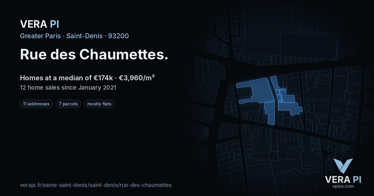 Rue des Chaumettes, Saint-Denis at night – every parcel coloured by the prices around it, the street's own parcels lit
