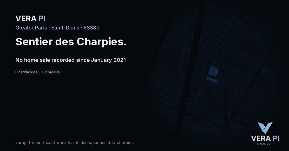 Sentier des Charpies, Saint-Denis at night – every parcel coloured by the prices around it, the street's own parcels lit