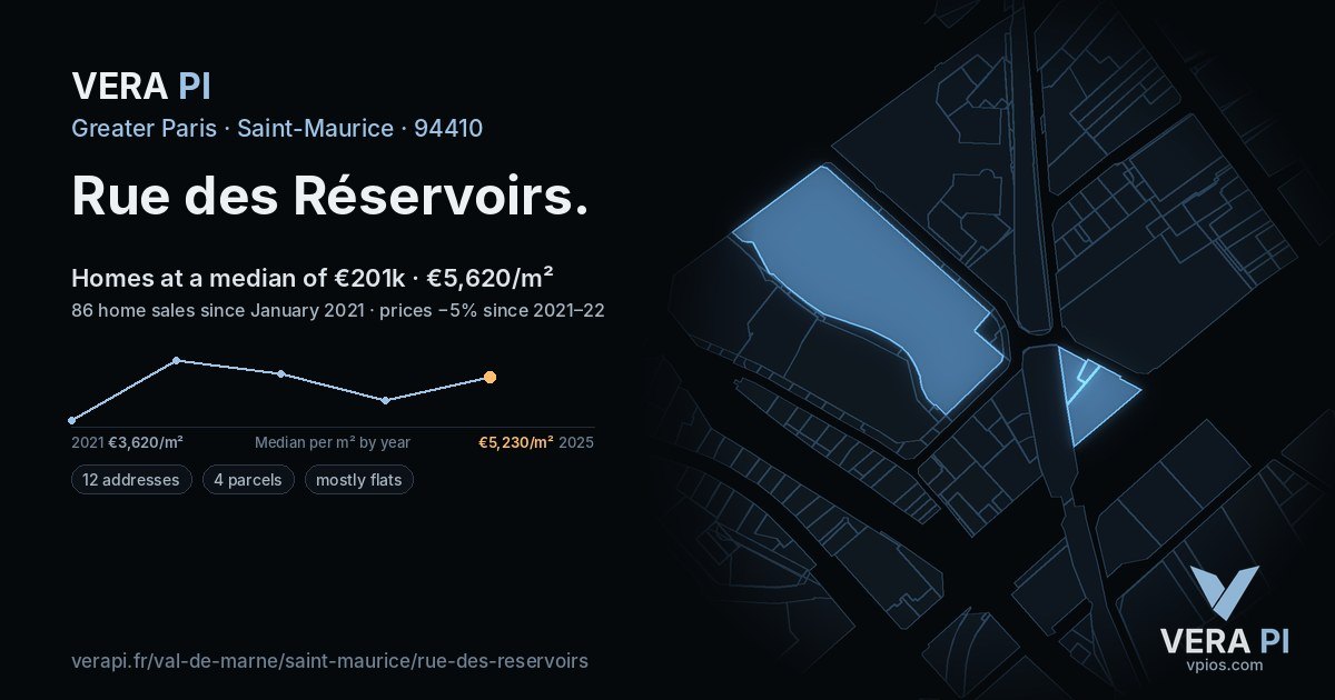 Rue des Réservoirs, Saint-Maurice at night – every parcel coloured by the prices around it, the street's own parcels lit