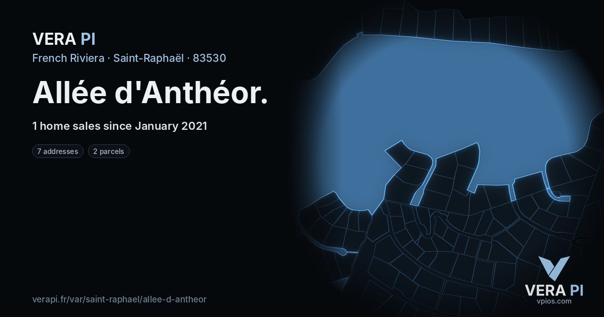 Allée d'Anthéor, Saint-Raphaël at night – every parcel coloured by the prices around it, the street's own parcels lit