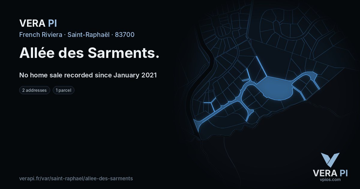 Allée des Sarments, Saint-Raphaël at night – every parcel coloured by the prices around it, the street's own parcels lit