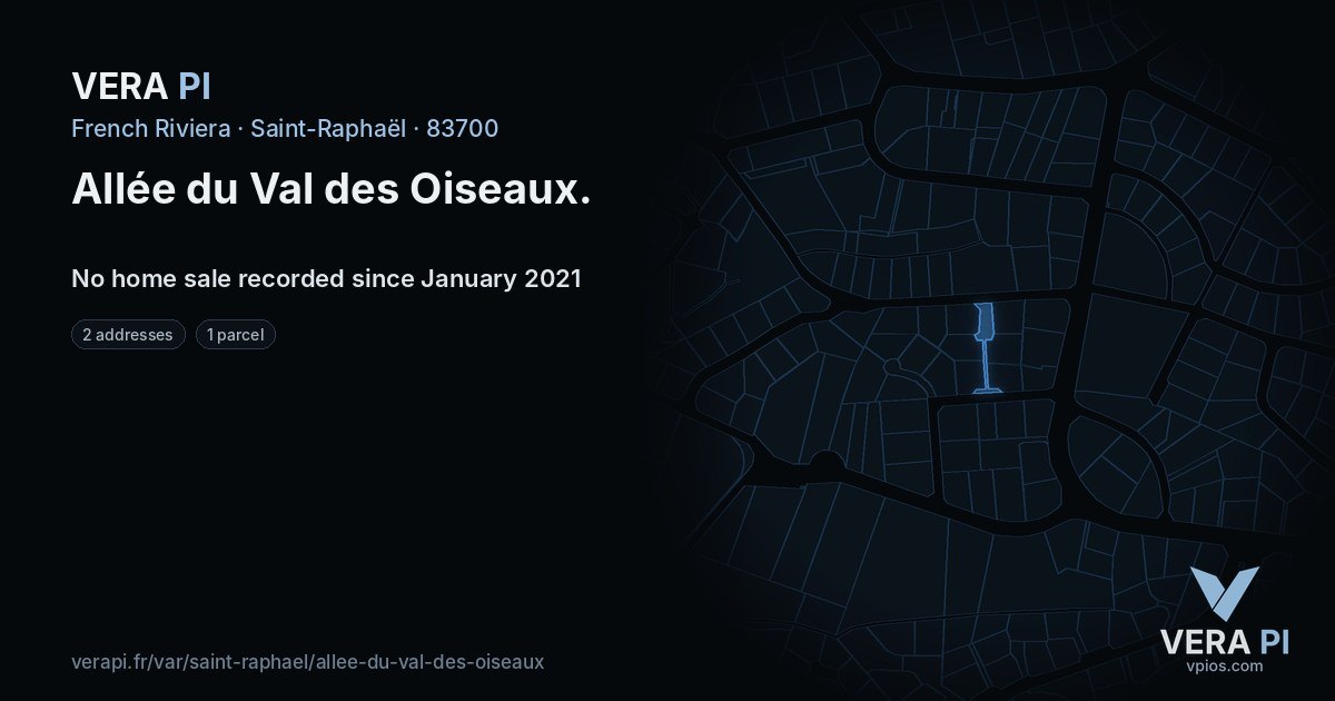 Allée du Val des Oiseaux, Saint-Raphaël at night – every parcel coloured by the prices around it, the street's own parcels lit