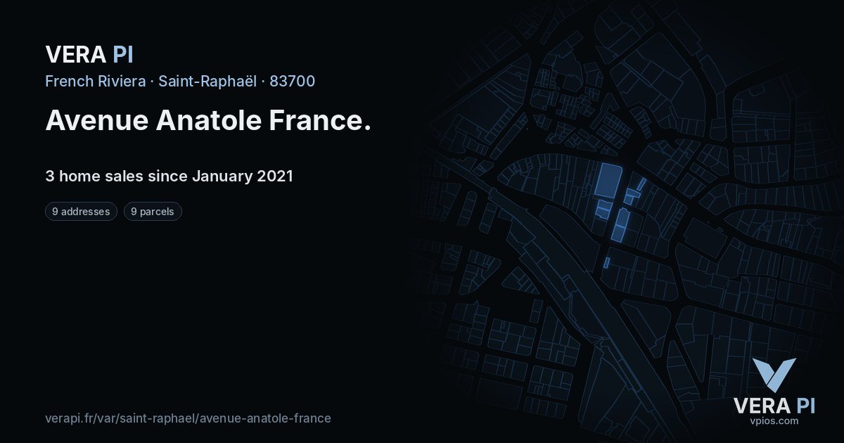 Avenue Anatole France, Saint-Raphaël at night – every parcel coloured by the prices around it, the street's own parcels lit