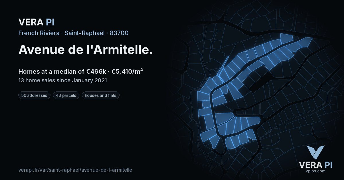 Avenue de l'Armitelle, Saint-Raphaël at night – every parcel coloured by the prices around it, the street's own parcels lit