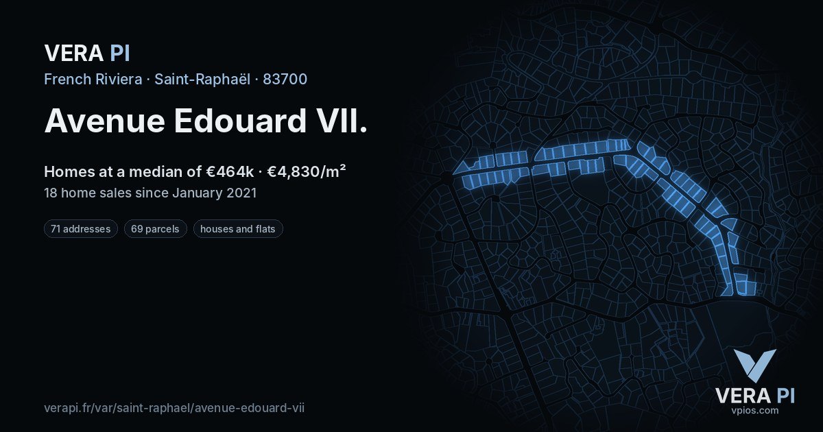Avenue Edouard VII, Saint-Raphaël at night – every parcel coloured by the prices around it, the street's own parcels lit